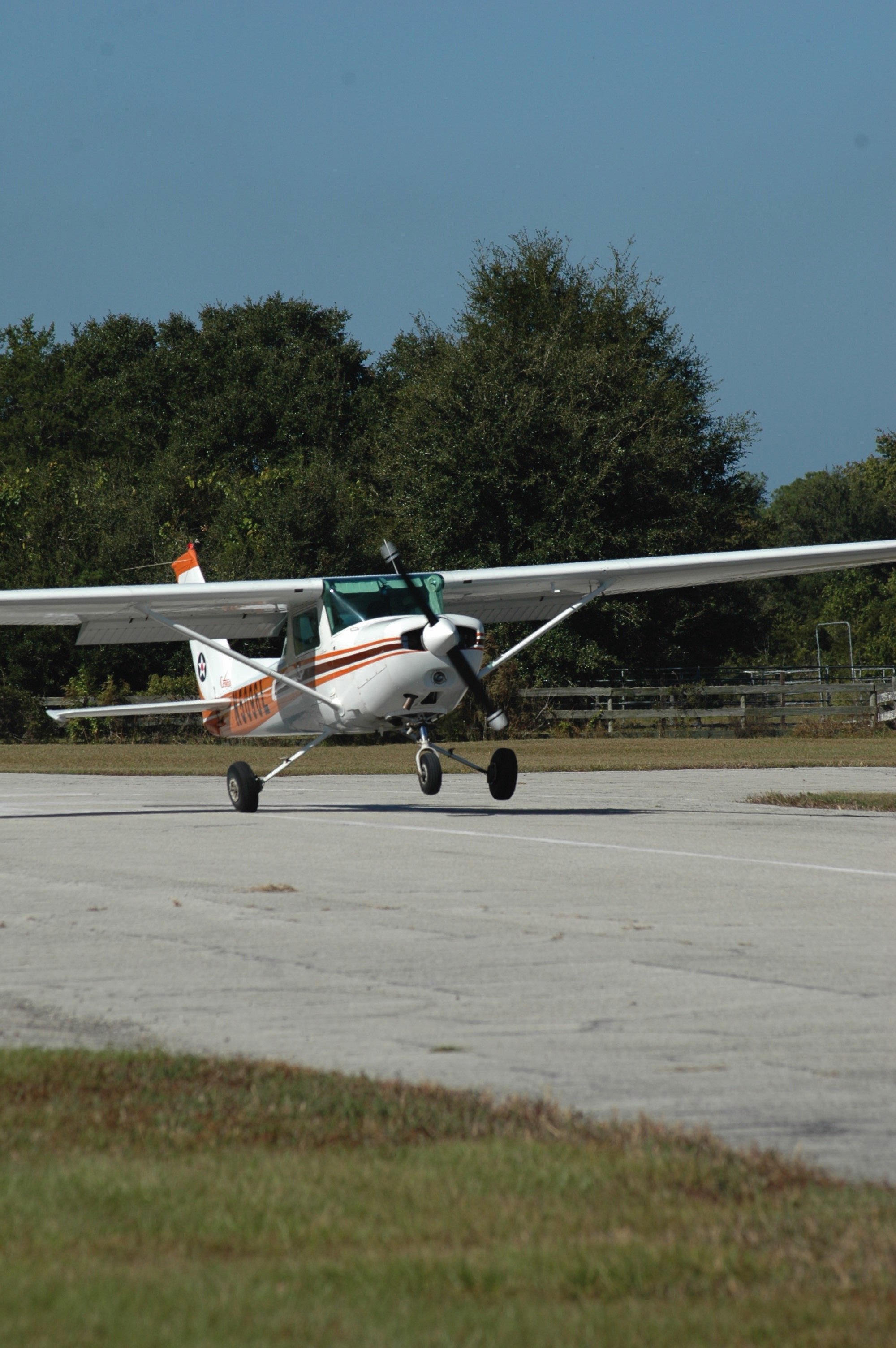 Cessna152Flaring_DSC_2386
