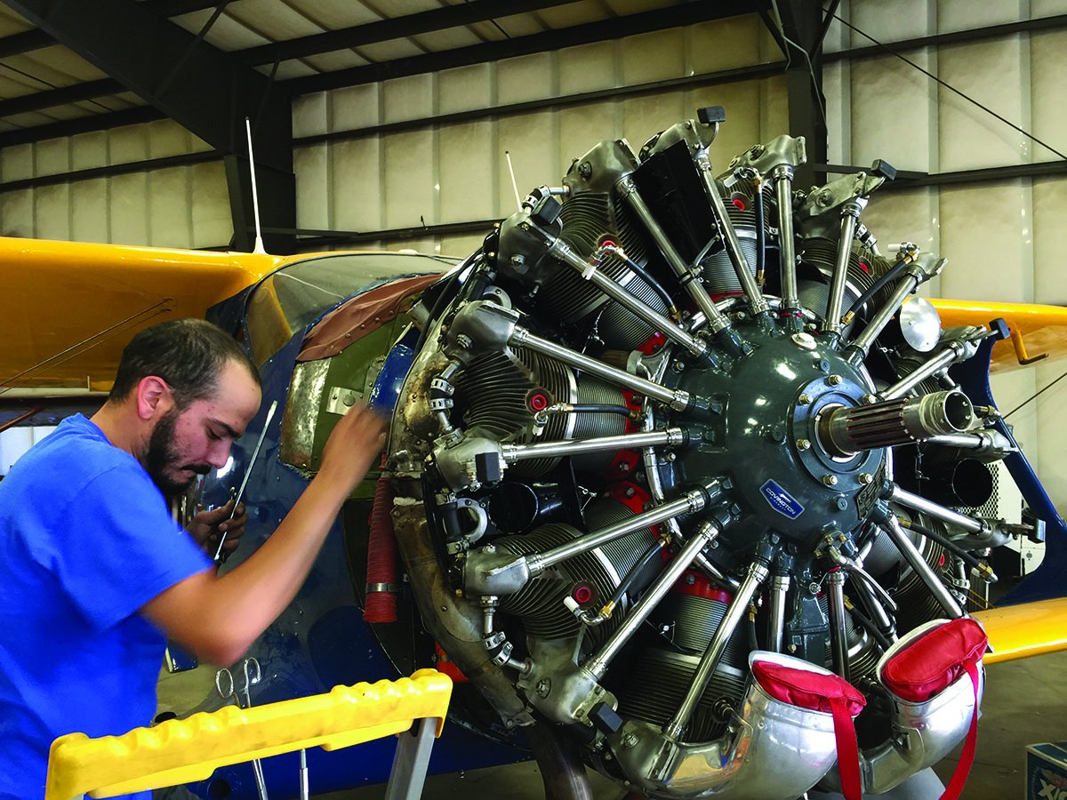 Beechcraft Staggerwing engine maintenance