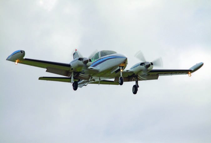 Cessna 310 Landing 